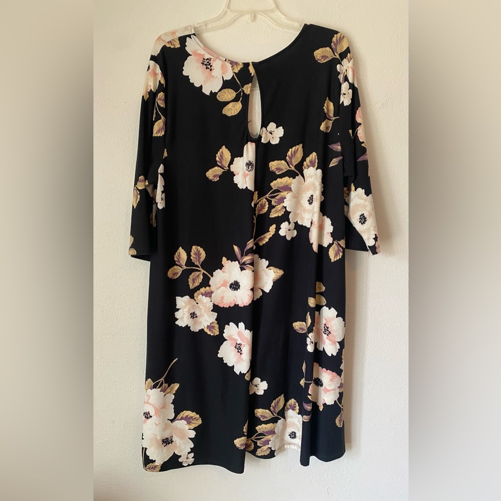 Dress - Picture 2 of 3